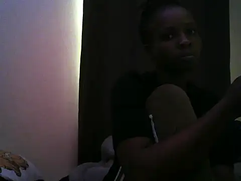 Snapshot of Bella_cute01 chatting on November 5, 4:26 am Bella cute01 online show from November 5, 4:26 am