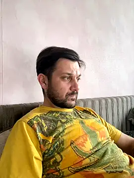 Snapshot of MaeltraJoy chatting on October 24, 10:03 am MaeltraJoy online show from October 24, 10:03 am