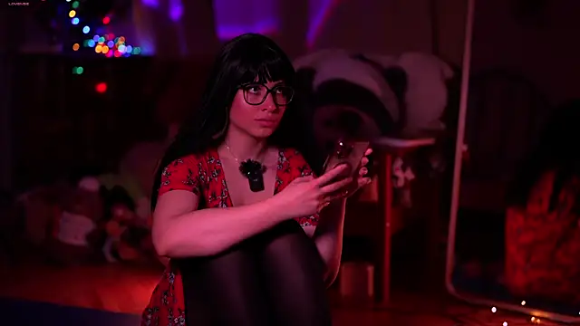 SweetyKitty18 online show from April 25, 5:54 pm