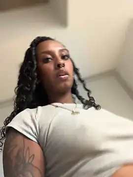 Your Paris online show from April 1, 4:36 am