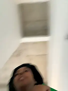 Snapshot of Your_Paris chatting on November 17, 5:39 pm Your Paris online show from November 17, 5:39 pm