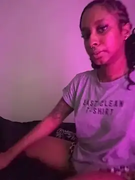 Snapshot of Your_Paris chatting on November 5, 1:03 pm Your Paris online show from November 5, 1:03 pm