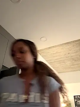 Snapshot of Your_Paris chatting on September 13, 1:44 pm Your Paris online show from September 13, 1:44 pm