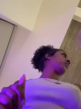 Your Paris online show from February 19, 3:25 am