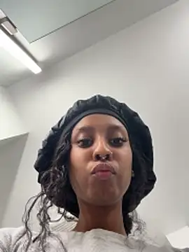 Your Paris online show from February 22, 6:27 am