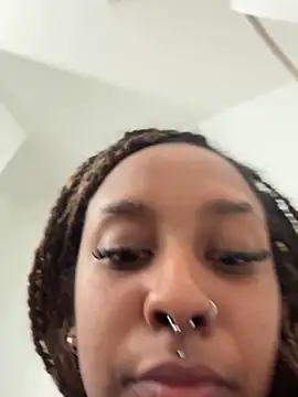 Snapshot of Your_Paris chatting on October 22, 2:05 pm Your Paris online show from October 22, 2:05 pm