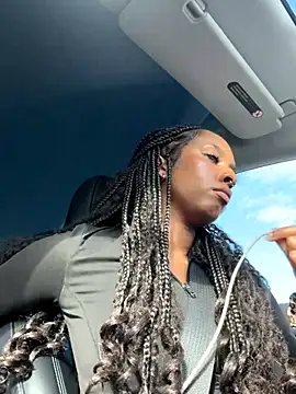 Snapshot of Your_Paris chatting on November 7, 4:22 pm Your Paris online show from November 7, 4:22 pm