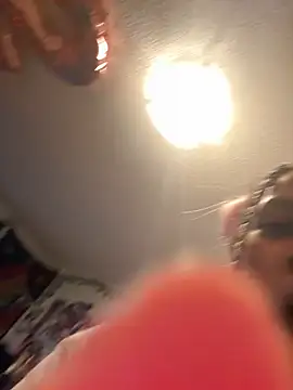 Snapshot of Your_Paris chatting on March 16, 1:49 pm Your Paris online show from March 16, 1:49 pm