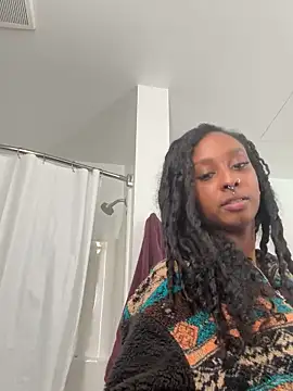 Your Paris online show from March 10, 11:20 pm