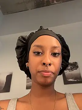 Your Paris online show from April 5, 5:41 pm