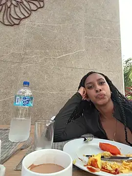 Your Paris online show from April 14, 1:05 pm