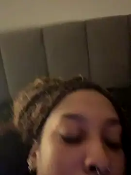 Snapshot of Your_Paris chatting on October 21, 12:37 pm Your Paris online show from October 21, 12:37 pm