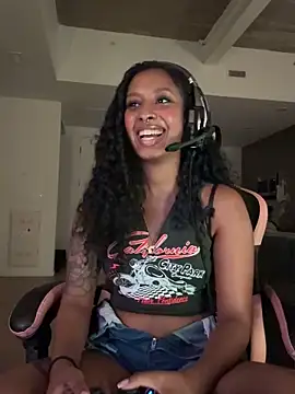 Your Paris online show from March 26, 4:11 am