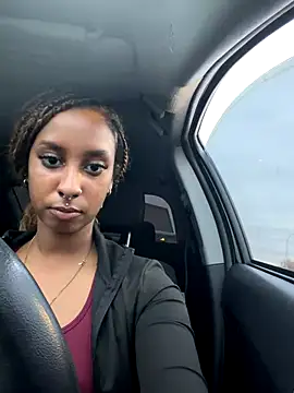 Snapshot of Your_Paris chatting on October 19, 2:31 pm Your Paris online show from October 19, 2:31 pm