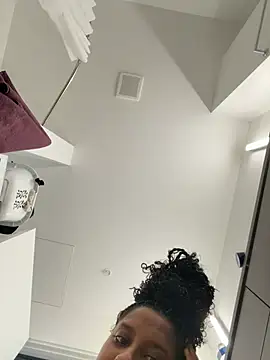 Your Paris online show from April 10, 11:34 pm