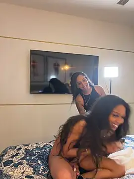 Your Paris online show from February 26, 8:36 am