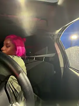 Your Paris online show from February 11, 1:05 am