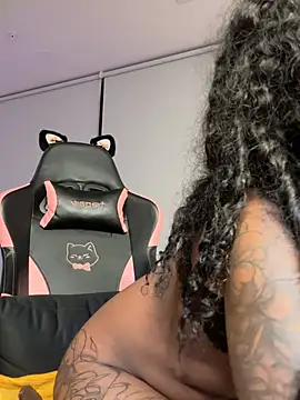 Your Paris online show from March 20, 9:21 am