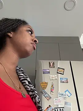 Snapshot of Your_Paris chatting on November 28, 8:53 pm Your Paris online show from November 28, 8:53 pm