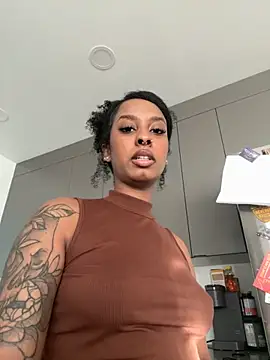 Your Paris online show from February 14, 4:40 pm