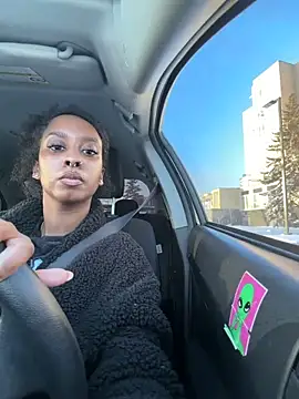 Your Paris online show from February 19, 3:31 pm