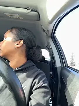 Snapshot of Your_Paris chatting on March 21, 5:02 pm Your Paris online show from March 21, 5:02 pm