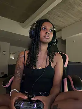 Your Paris online show from March 17, 6:05 am