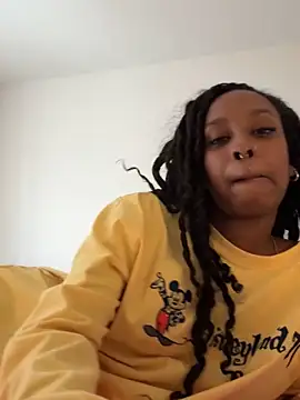 Your Paris online show from March 7, 8:03 pm