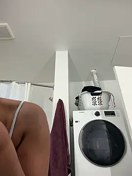 Your Paris online show from February 16, 2:05 pm