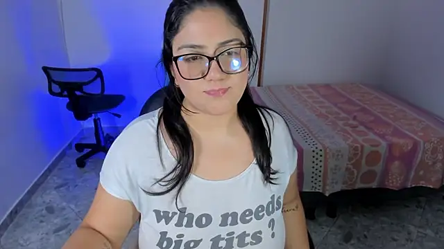 Snapshot of iris_torrez_ chatting on September 10, 2:16 pm iris torrez online show from September 10, 2:16 pm