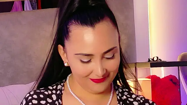 Snapshot of Evangeline_Taylorr chatting on November 15, 8:24 pm Evangeline Taylorr online show from November 15, 8:24 pm