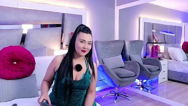 Evangeline Taylorr online show from April 4, 3:29 pm