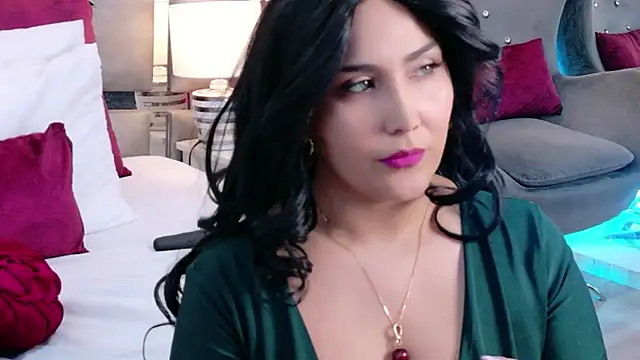 Evangeline Taylorr online show from July 7, 8:34 pm