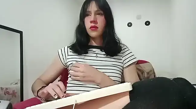 lucydreamm online show from January 17, 1:36 am