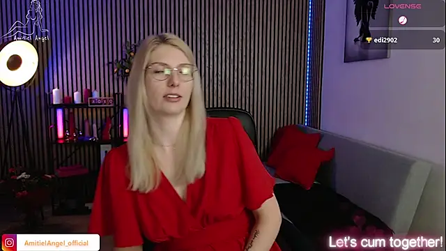 Snapshot of Amitiel_Angel chatting on March 21, 8:18 pm Amitiel Angel online show from March 21, 8:18 pm