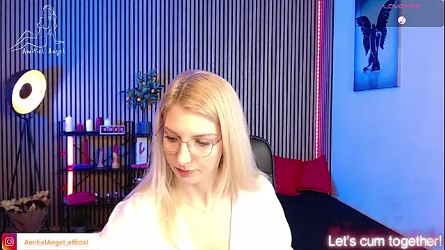 Snapshot of Amitiel_Angel chatting on March 15, 8:10 pm Amitiel Angel online show from March 15, 8:10 pm