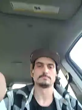 Snapshot of JustTylerr chatting on May 27, 10:00 am JustTylerr online show from May 27, 10:00 am