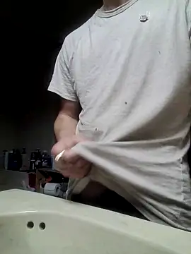 Snapshot of JustTylerr chatting on June 23, 1:47 am JustTylerr online show from June 23, 1:47 am