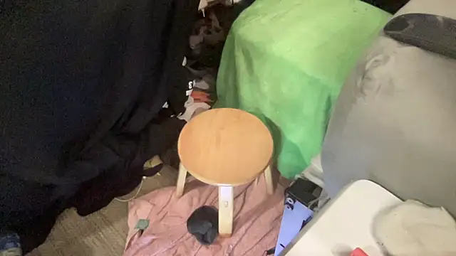 Snapshot of MoreFunSpun chatting on December 6, 10:32 am MoreFunSpun online show from December 6, 10:32 am