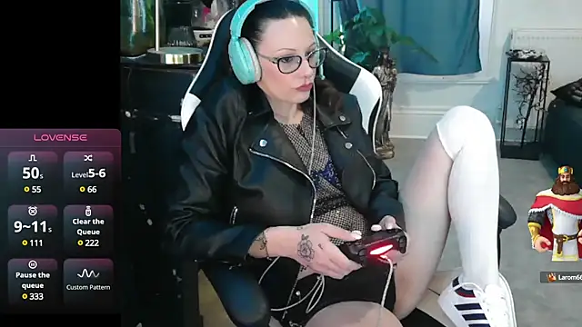 Snapshot of Citron2 chatting on February 24, 7:55 am Citron2 online show from February 24, 7:55 am