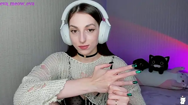 Snapshot of Meow_Eva_Meow chatting on December 13, 12:53 am Meow Eva Meow online show from December 13, 12:53 am