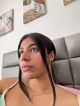 IsabelleFoxx  online show from February 21, 5:04 pm