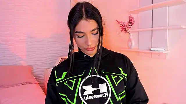 IsabelleFoxx  online show from March 24, 10:10 pm