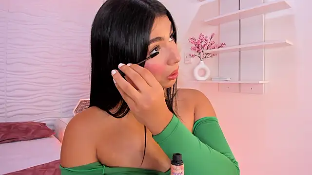 IsabelleFoxx  online show from March 18, 10:32 pm