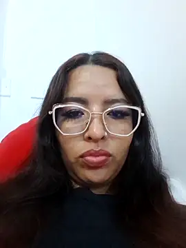 Snapshot of MadelaineJones chatting on May 14, 6:32 am MadelaineJones online show from May 14, 6:32 am