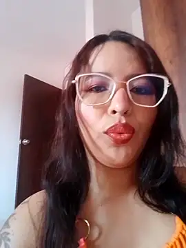 Snapshot of MadelaineJones chatting on July 8, 8:42 pm MadelaineJones online show from July 8, 8:42 pm