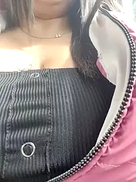 Snapshot of Cristal__04 chatting on May 22, 2:48 pm Cristal 04 online show from May 22, 2:48 pm