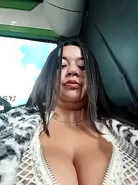 Snapshot of Cristal__04 chatting on May 18, 3:50 pm Cristal 04 online show from May 18, 3:50 pm