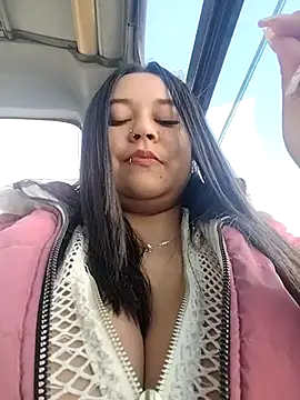Snapshot of Cristal__04 chatting on April 22, 2:13 pm Cristal 04 online show from April 22, 2:13 pm