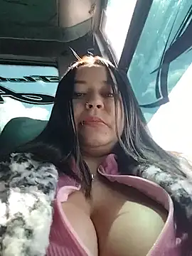 Snapshot of Cristal__04 chatting on May 23, 3:33 pm Cristal 04 online show from May 23, 3:33 pm